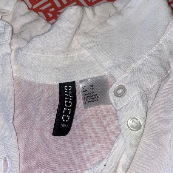 FREE if bundle with regular item H&M Sleeveless Top - Picture 3 of 4